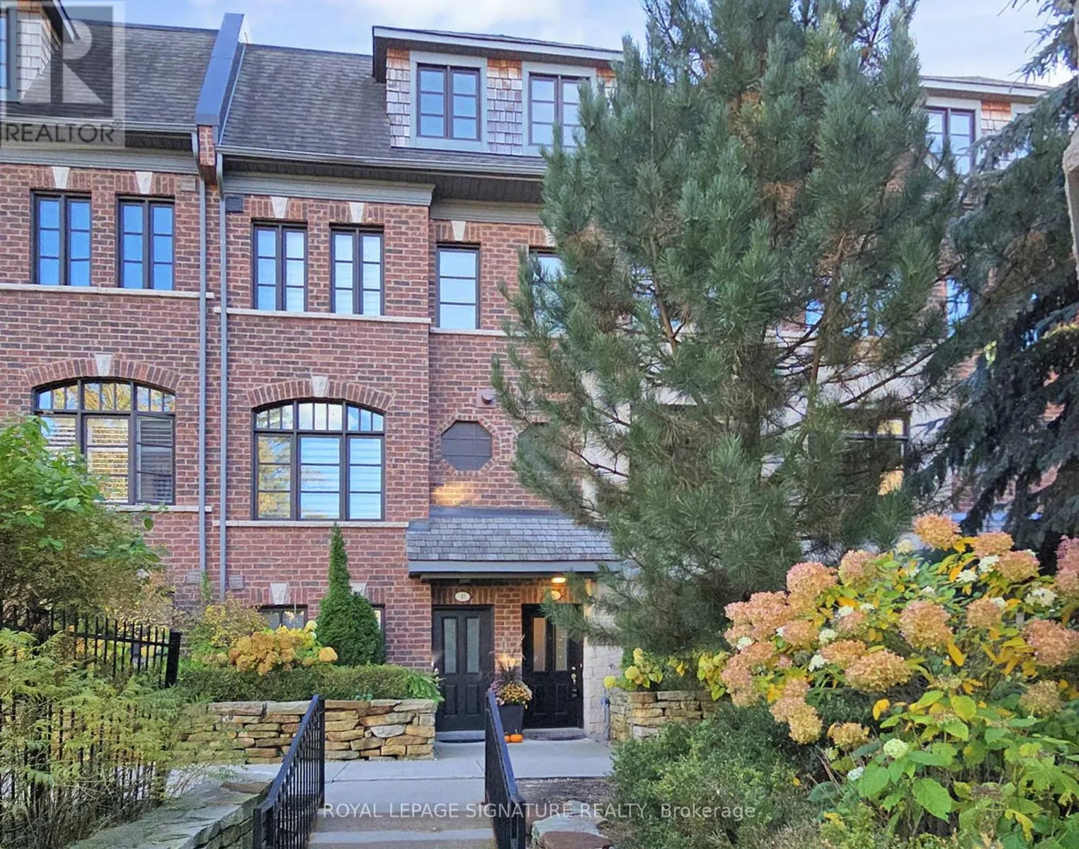 Row / Townhouse for rent: 8 Agar Lane, Vaughan, Ontario L4L 0C5