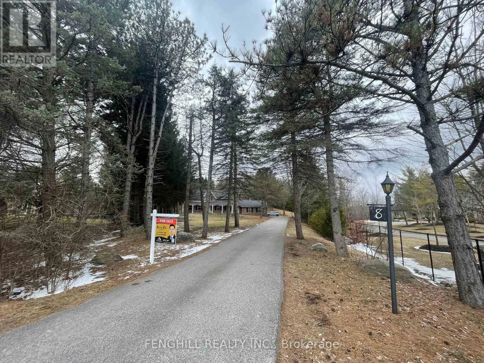 House for rent: 8 Blue Grass Drive, Aurora, Ontario L4G 6W4