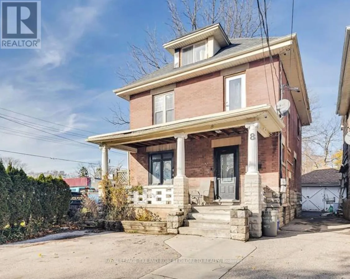 Duplex for rent: 8 Bruce Street, London South, Ontario N6C 1G4