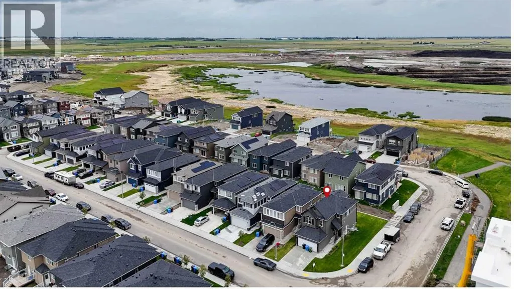 House for rent: 8 Corner Glen Row Ne, Calgary, Alberta T3N 2L9