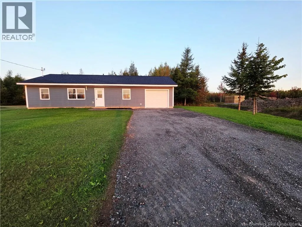 House for rent: 8 Fawcett Avenue, Petitcodiac, New Brunswick E4Z 4H4