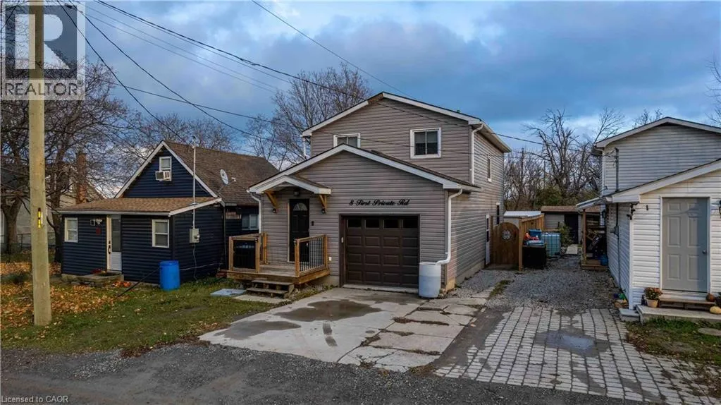 House for rent: 8 First Private Road, Hamilton, Ontario L8E 5B9