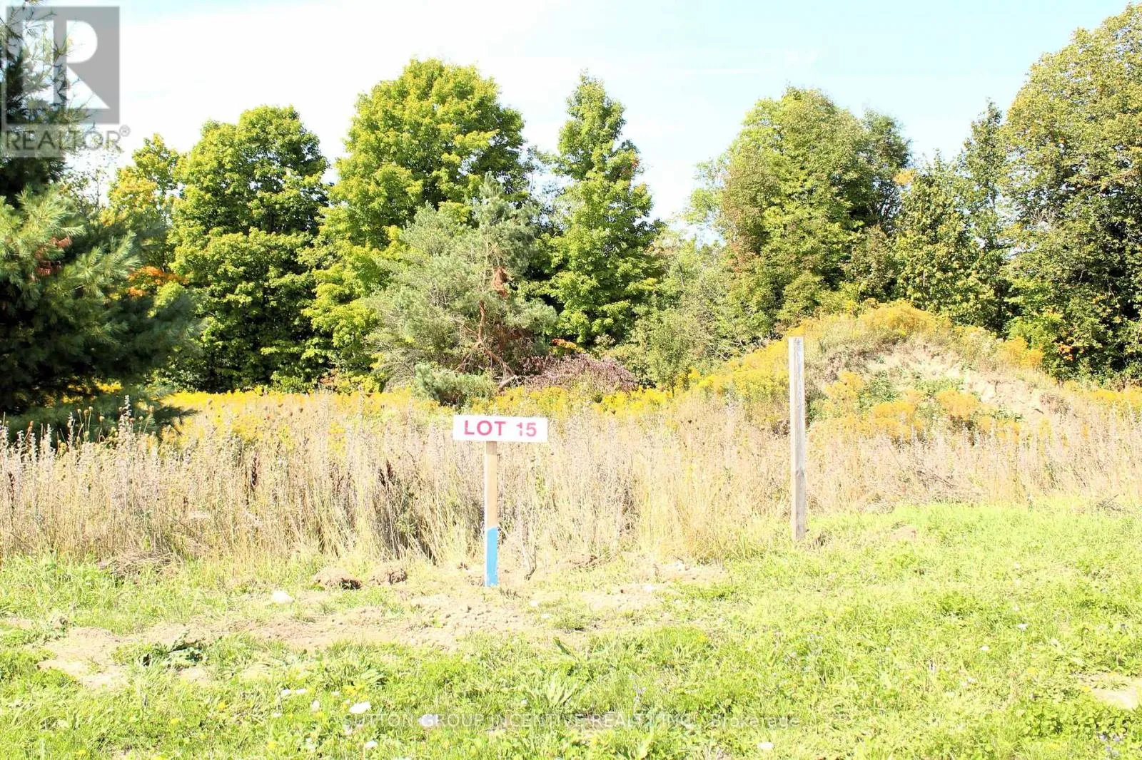 8 Greenlaw Court, Springwater, Ontario L0L 1V0