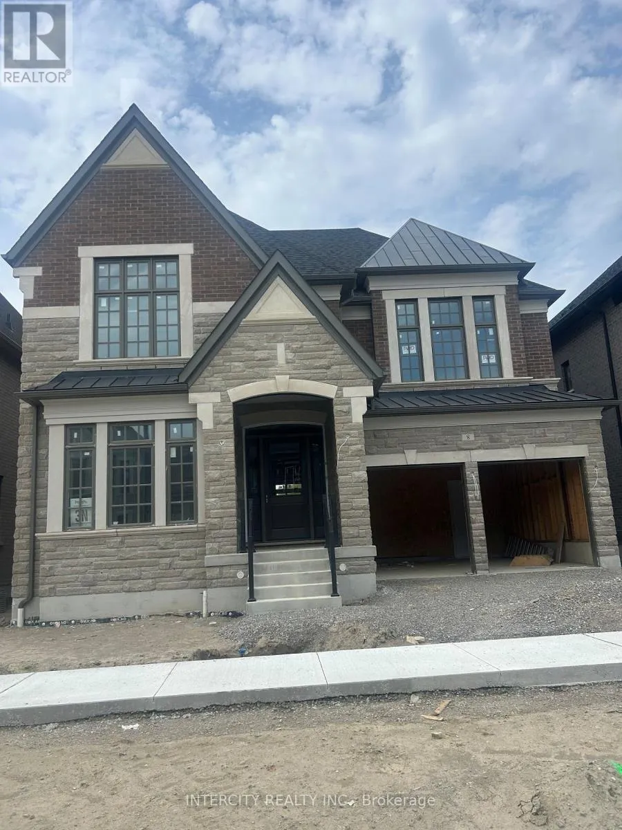 House for rent: 8 Heart Lake Circle, King, Ontario L7B 0T1