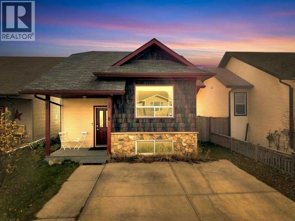 House for rent: 8 Horne Close, Sylvan Lake, Alberta T4S 0C4