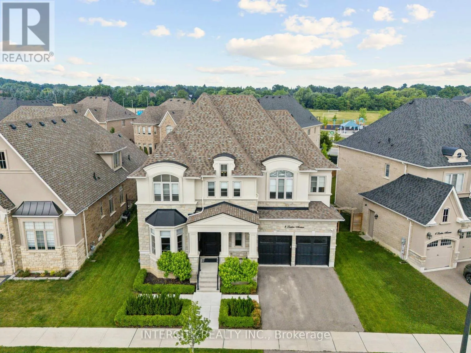 House for rent: 8 Larkin Avenue, King, Ontario L7B 0N8