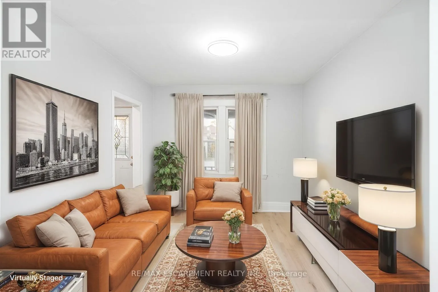 House for rent: 8 Leeds Street, Hamilton, Ontario L8L 6W8