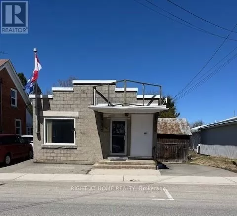 8 Main Street N, Rideau Lakes, Ontario K0G 1E0
