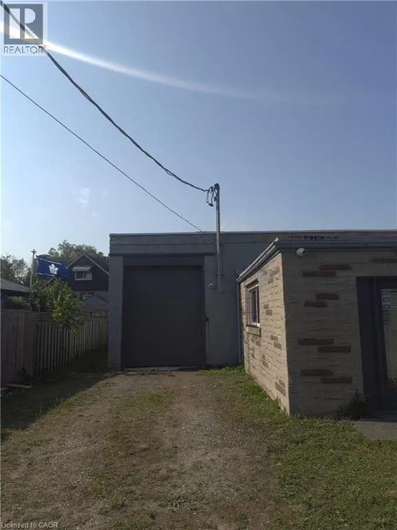 8 Munch Avenue, Cambridge, Ontario N1R 1A2