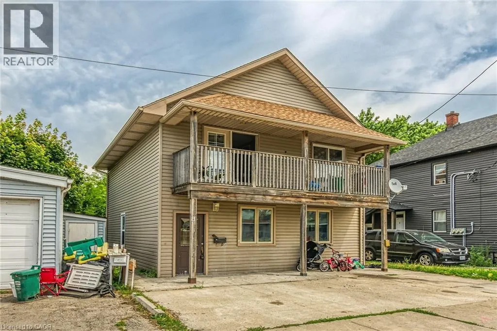 Duplex for rent: 8 Nickel Street, Port Colborne, Ontario L3K 1B1