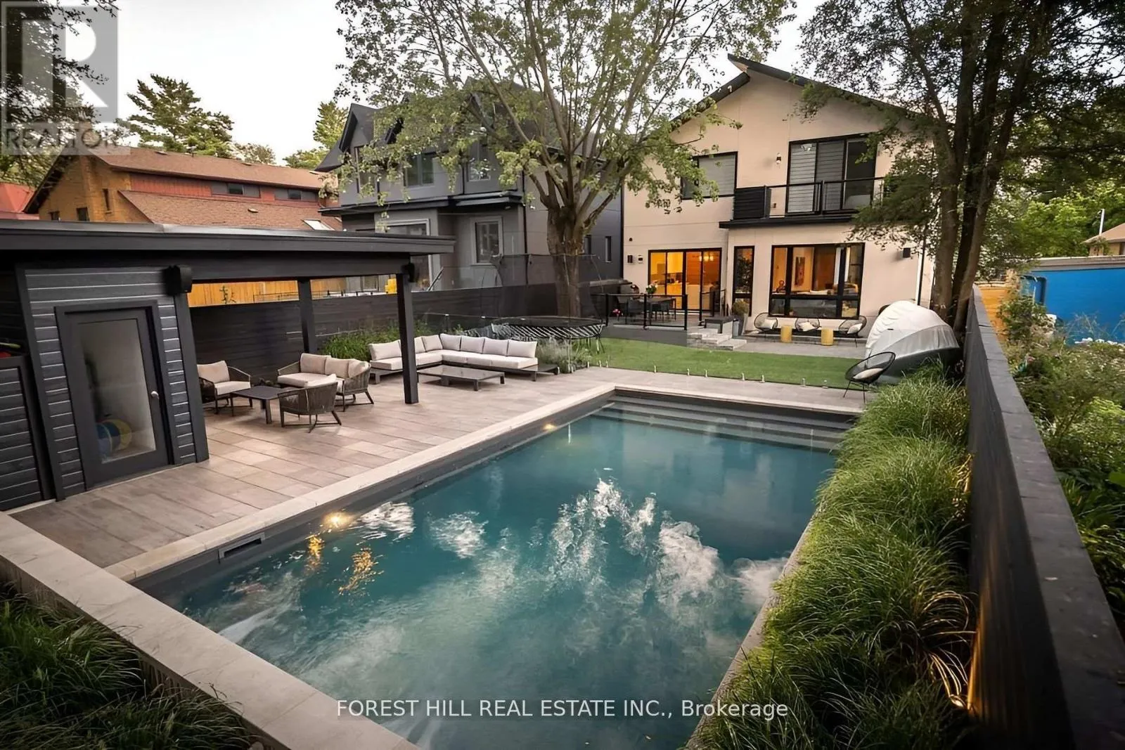 House for rent: 8 Nora Road, Toronto, Ontario M9A 1C9