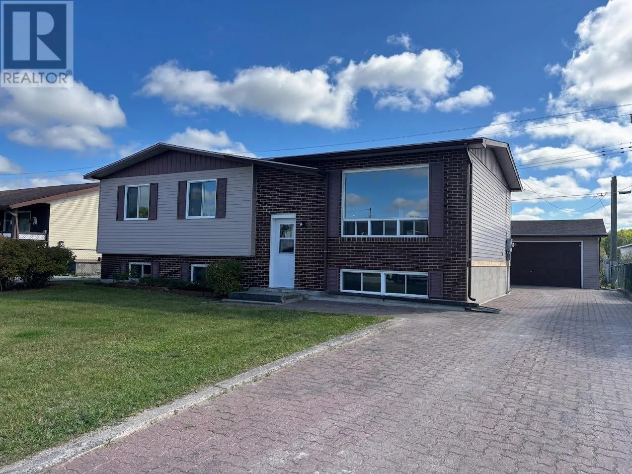 8 Otter Ave, Manitouwadge, Ontario P0T 2C0