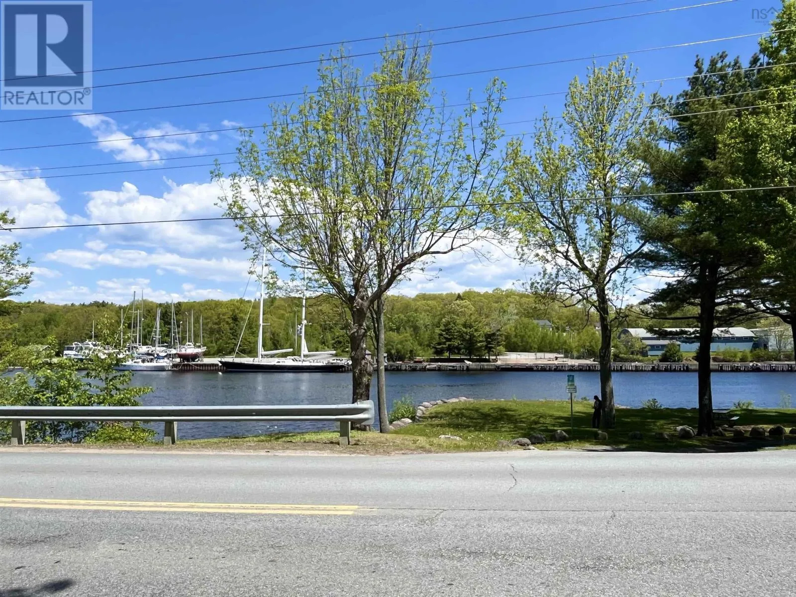 8 Pine Street, Bridgewater, Nova Scotia B4V 1X4