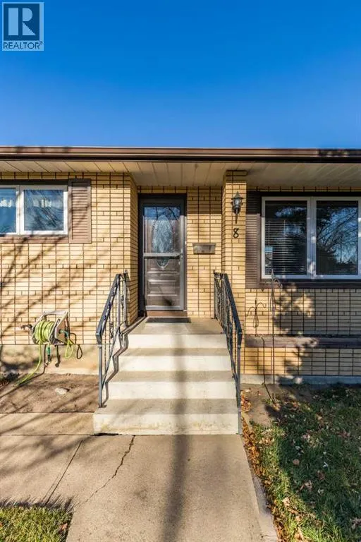 House for rent: 8 Ross Glen Green Se, Medicine Hat, Alberta T1B 1P8