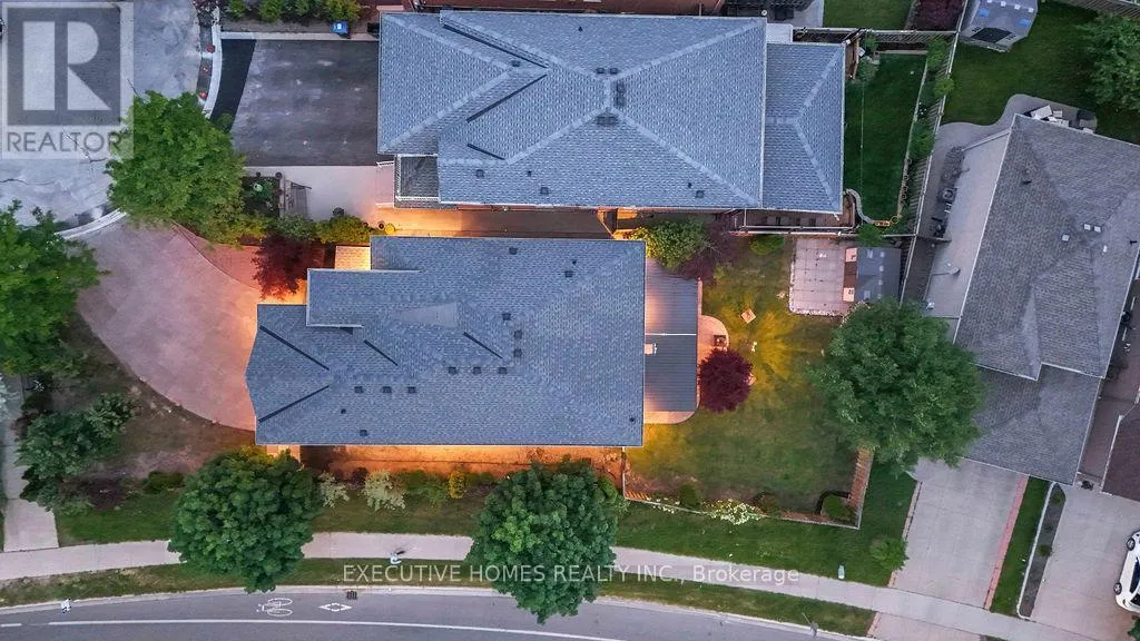 House for rent: 8 Shallimar Court, Brampton, Ontario L6X 4N2