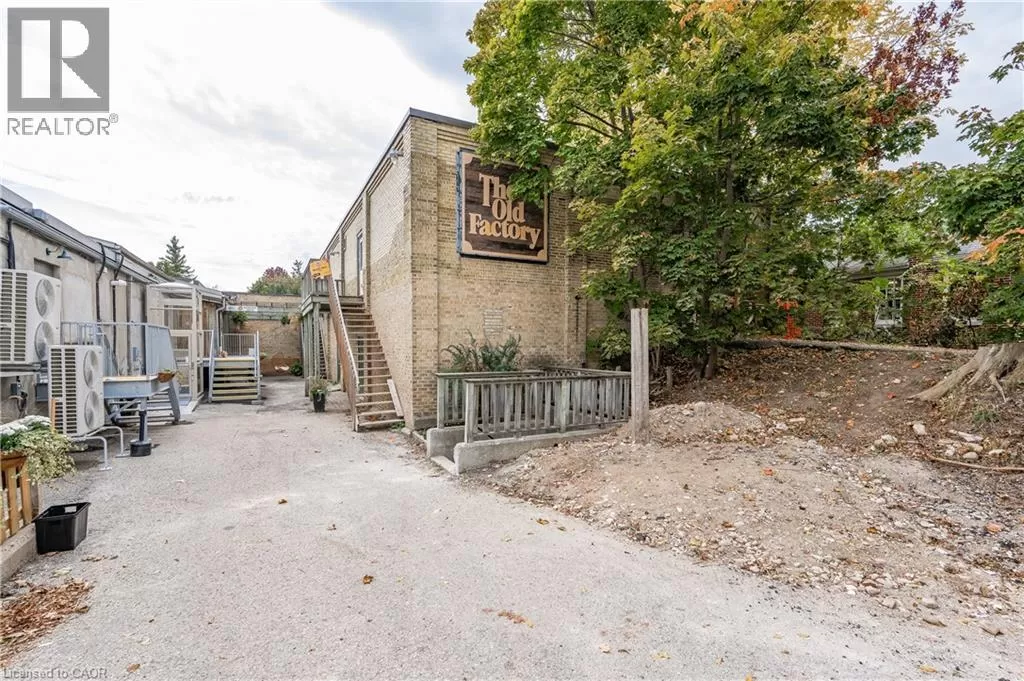 8 Spring Street Unit# Upper, St. Jacobs, Ontario N0B 2N0