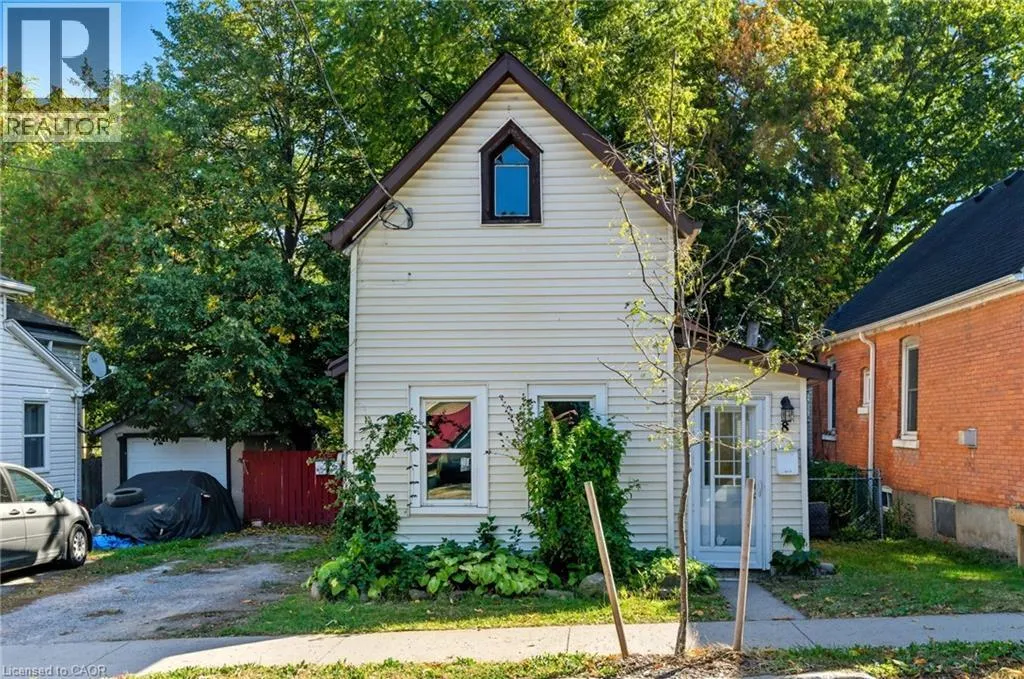 House for rent: 8 Tasker Street, St. Catharines, Ontario L2R 3Z8