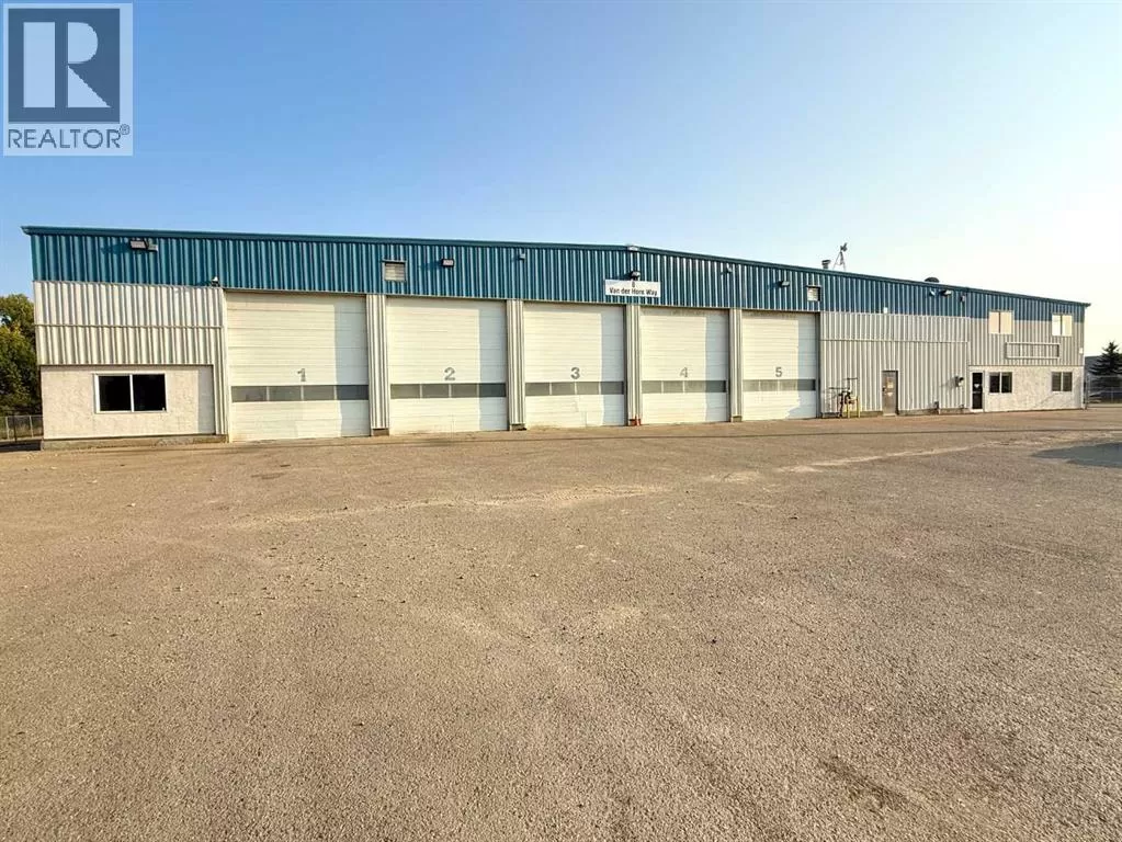 8 Van Der Horn Way, Rural Red Deer County, Alberta T4S 2M4