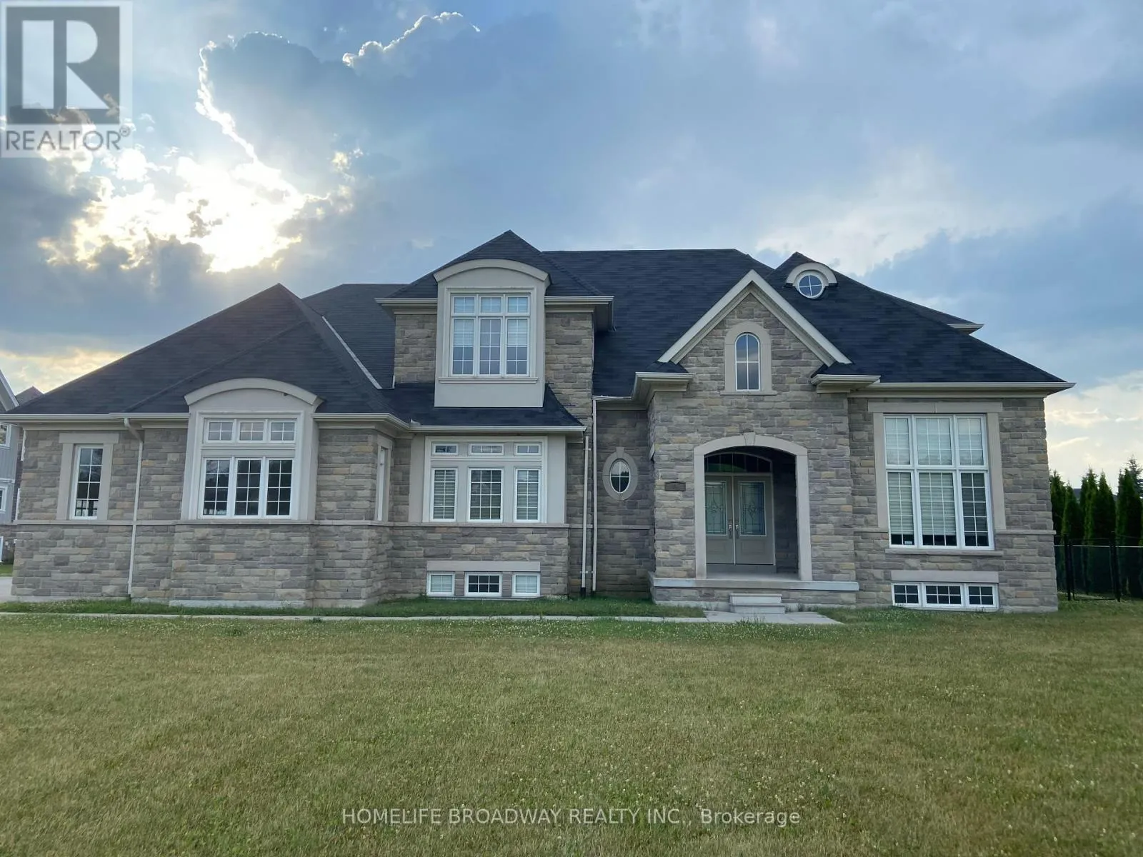 House for rent: 8 Wolford Court, Georgina, Ontario L4P 0B1