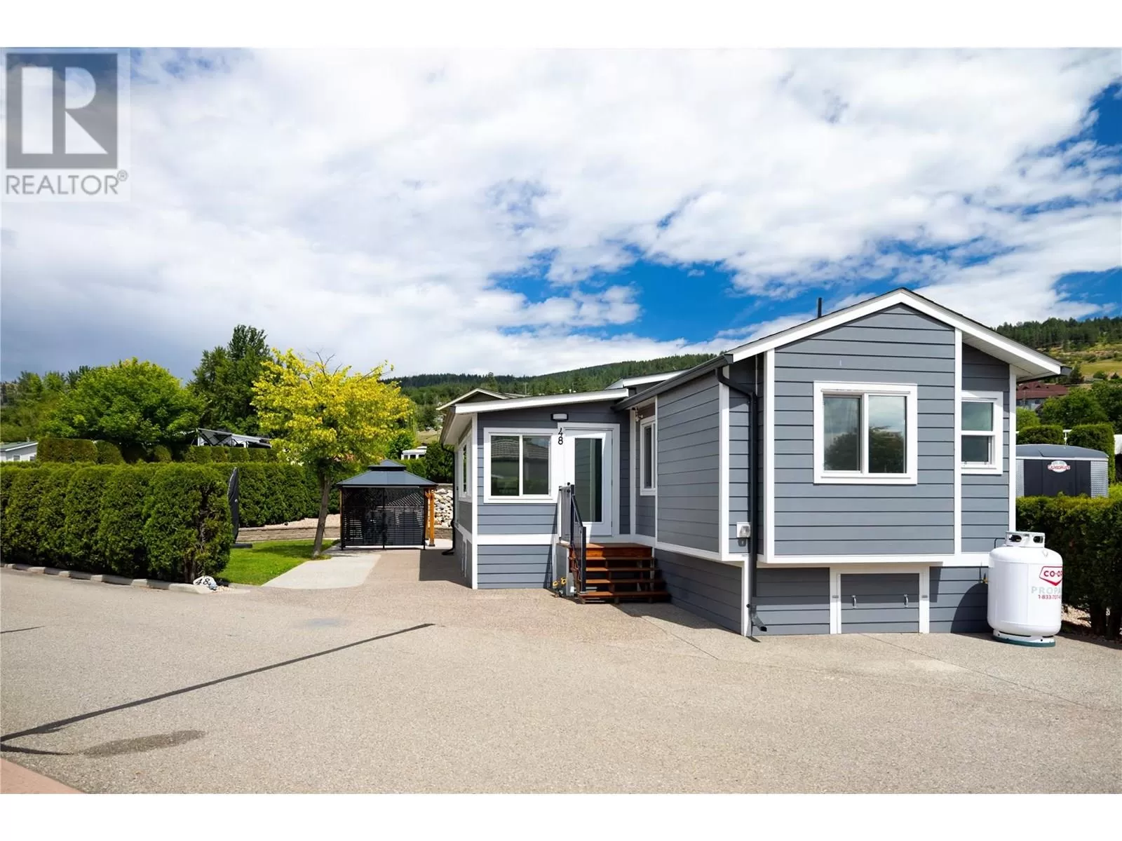 Park Model Mobile Home for rent: 8000 Highland Road Unit# 48, Vernon, British Columbia V1B 3W5