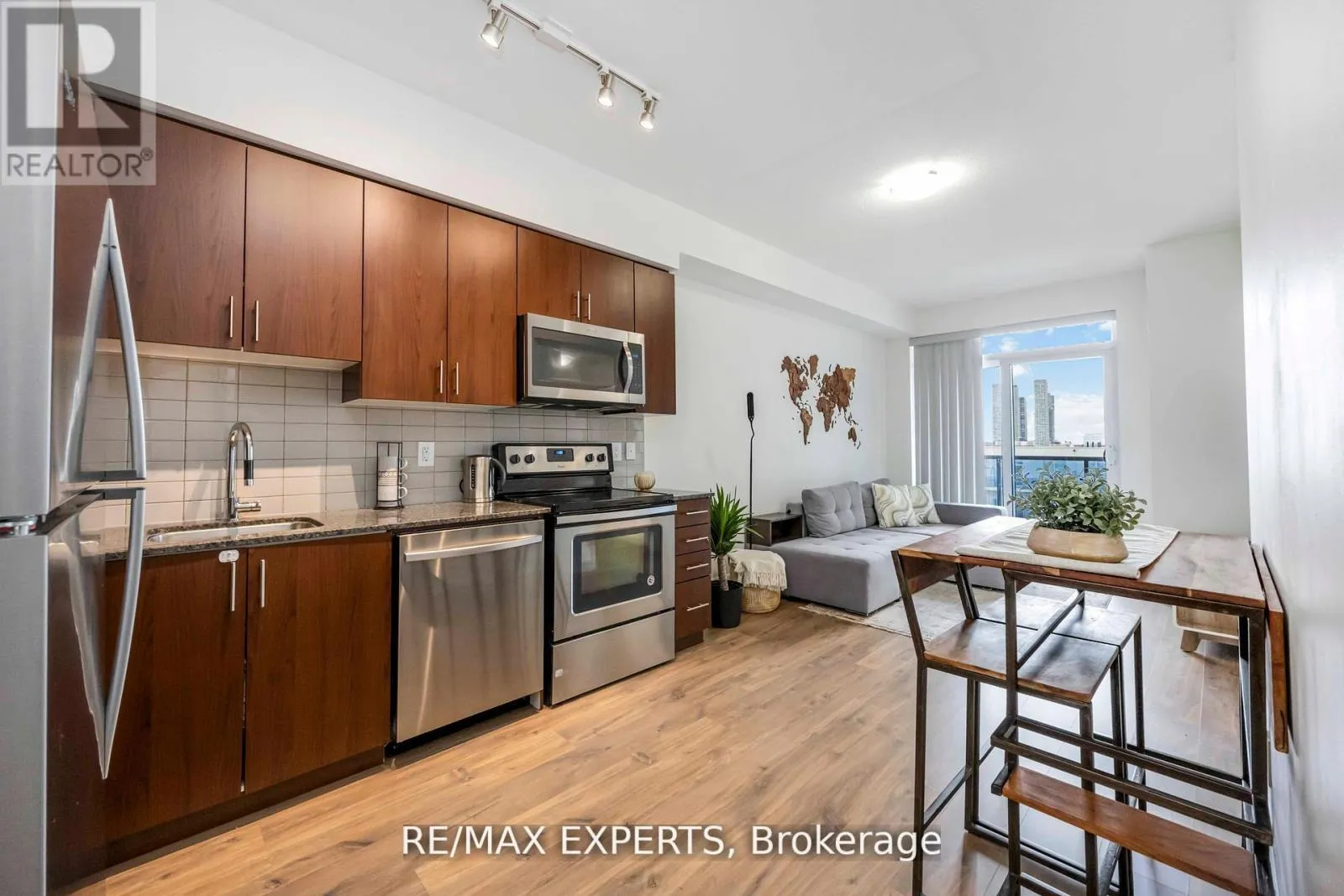 Apartment for rent: 801 - 3700 Highway 7, Vaughan, Ontario L4L 1A6