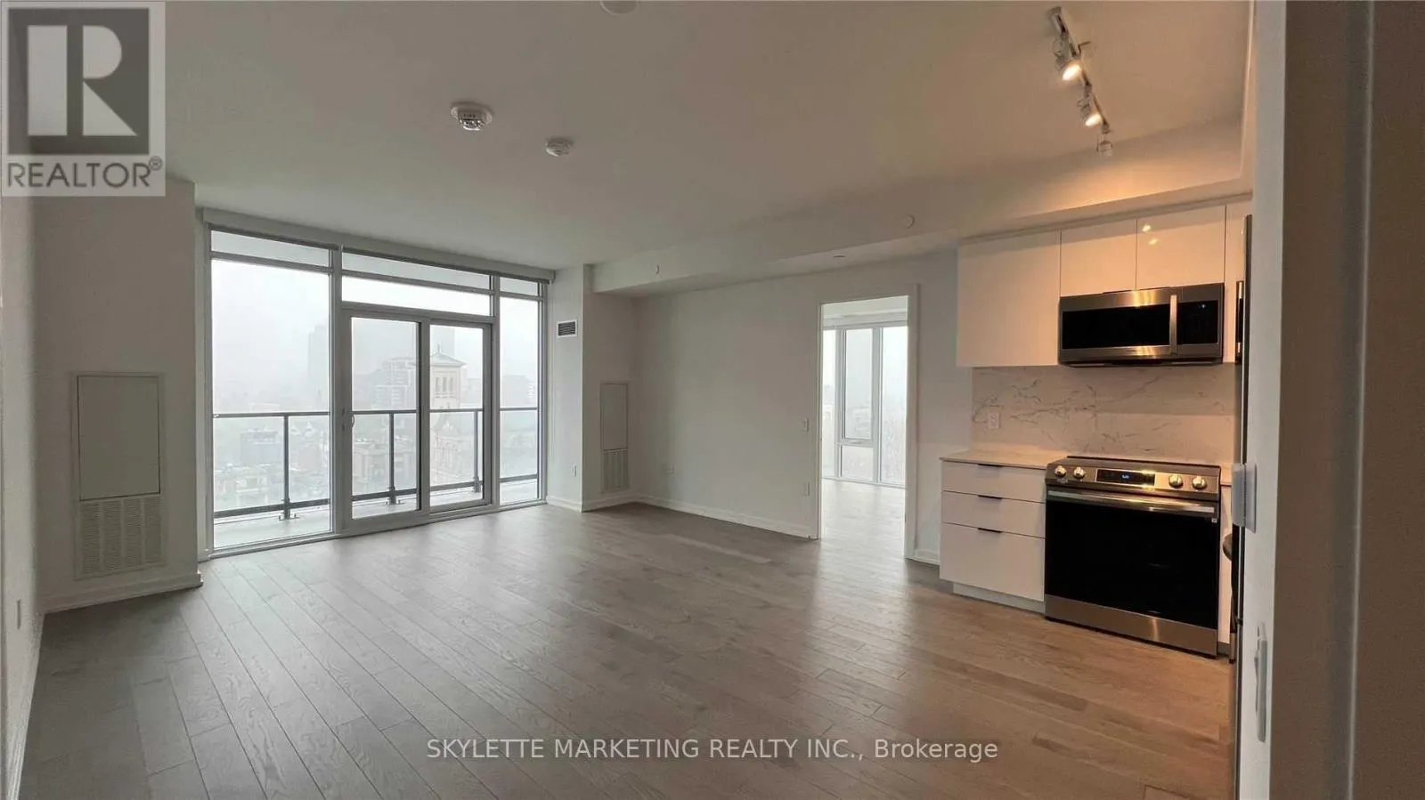 Apartment for rent: 801 - 50 Power Street, Toronto, Ontario M5A 0V3