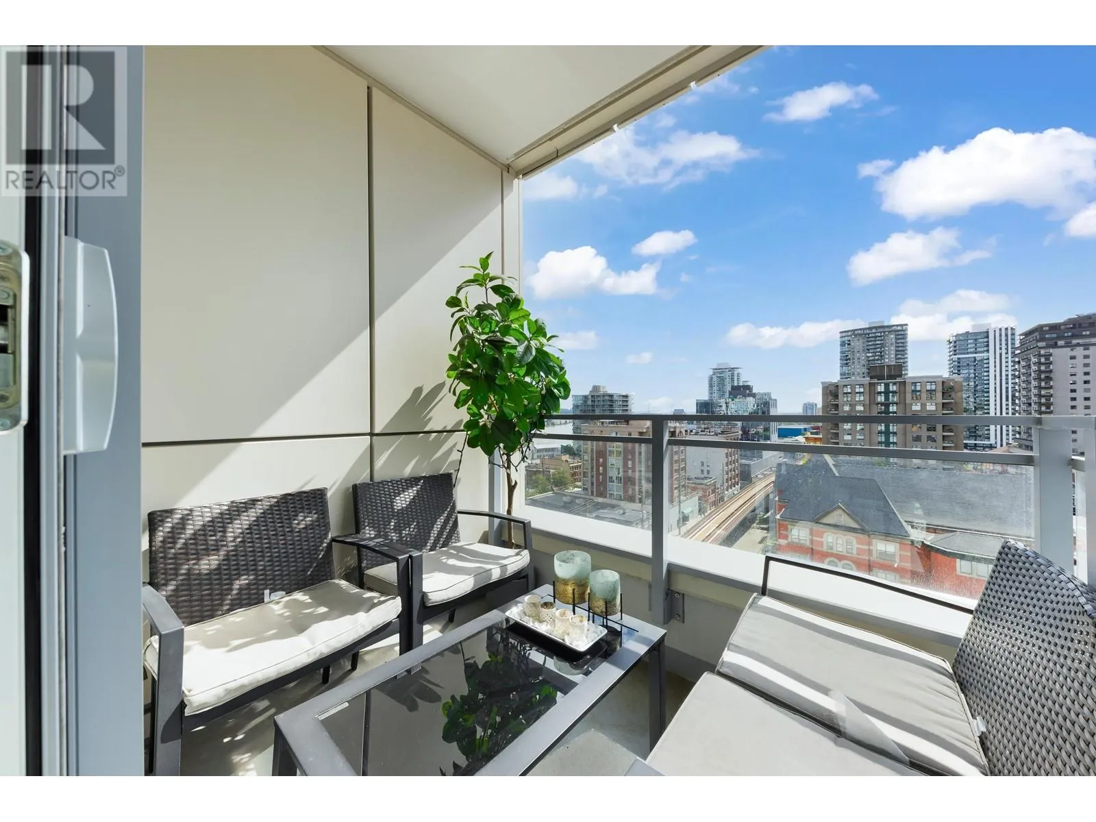 Apartment for rent: 801 618 Carnarvon Street, New Westminster, British Columbia V3M 1E9