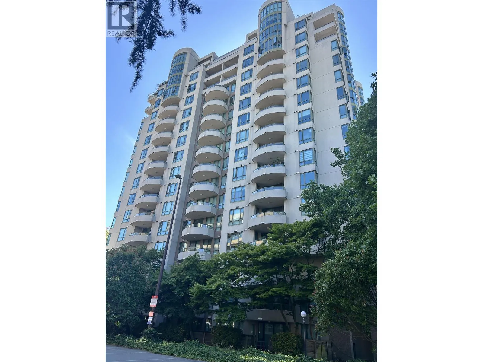 Apartment for rent: 801 7380 Elmbridge Way, Richmond, British Columbia V6X 4A1