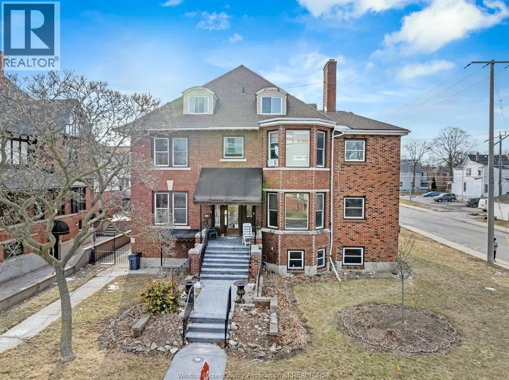 801 Victoria Avenue, Windsor, Ontario N9A 4N5