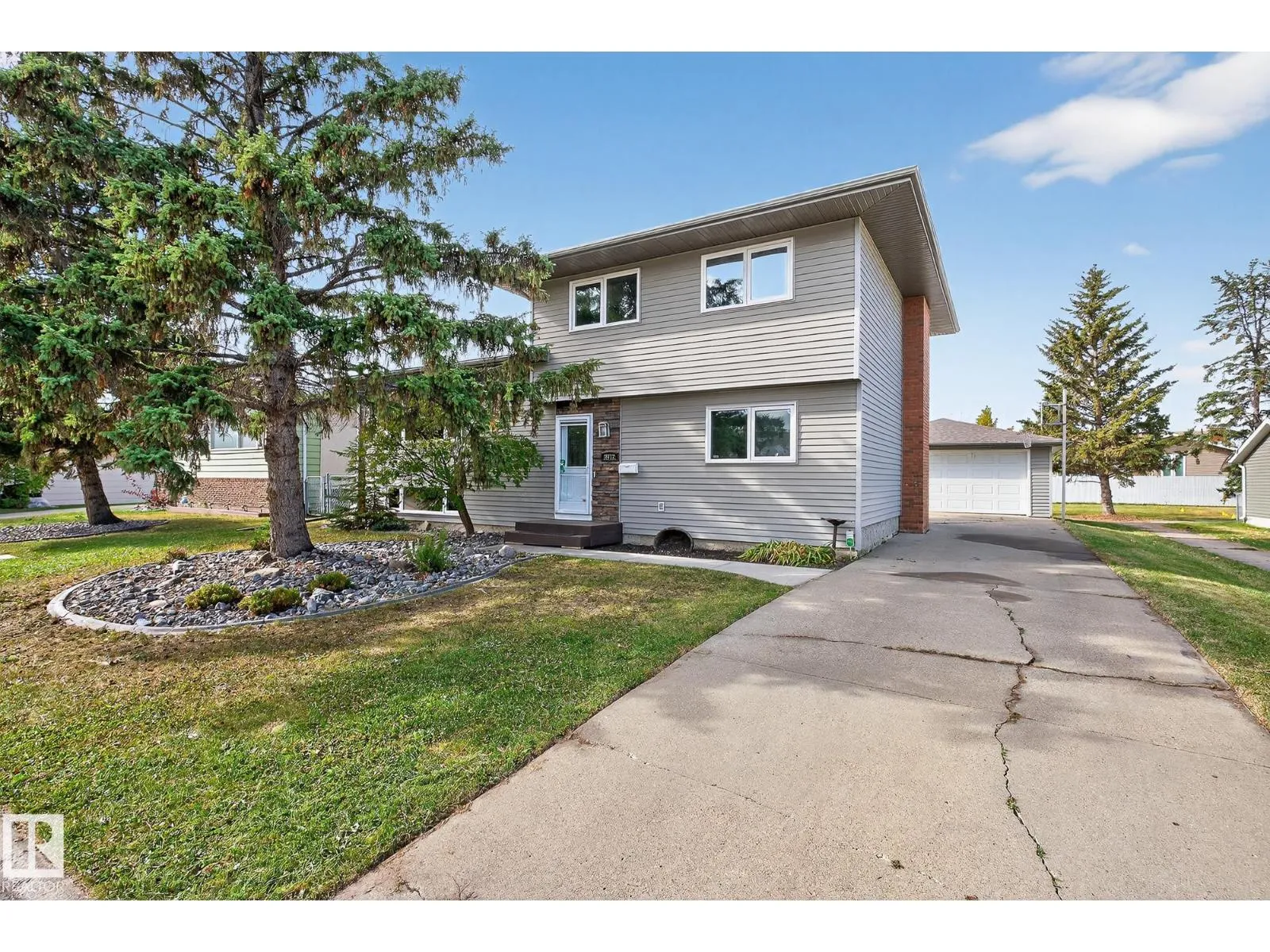 House for rent: 8012 172 St Nw, Edmonton, Alberta T5T 0C8