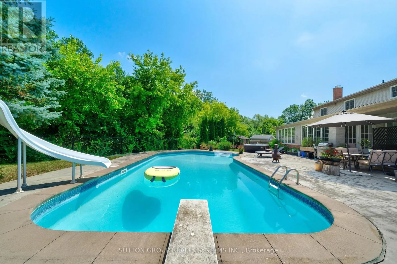 House for rent: 8017 Hampton Court, Niagara Falls, Ontario L2H 2R4