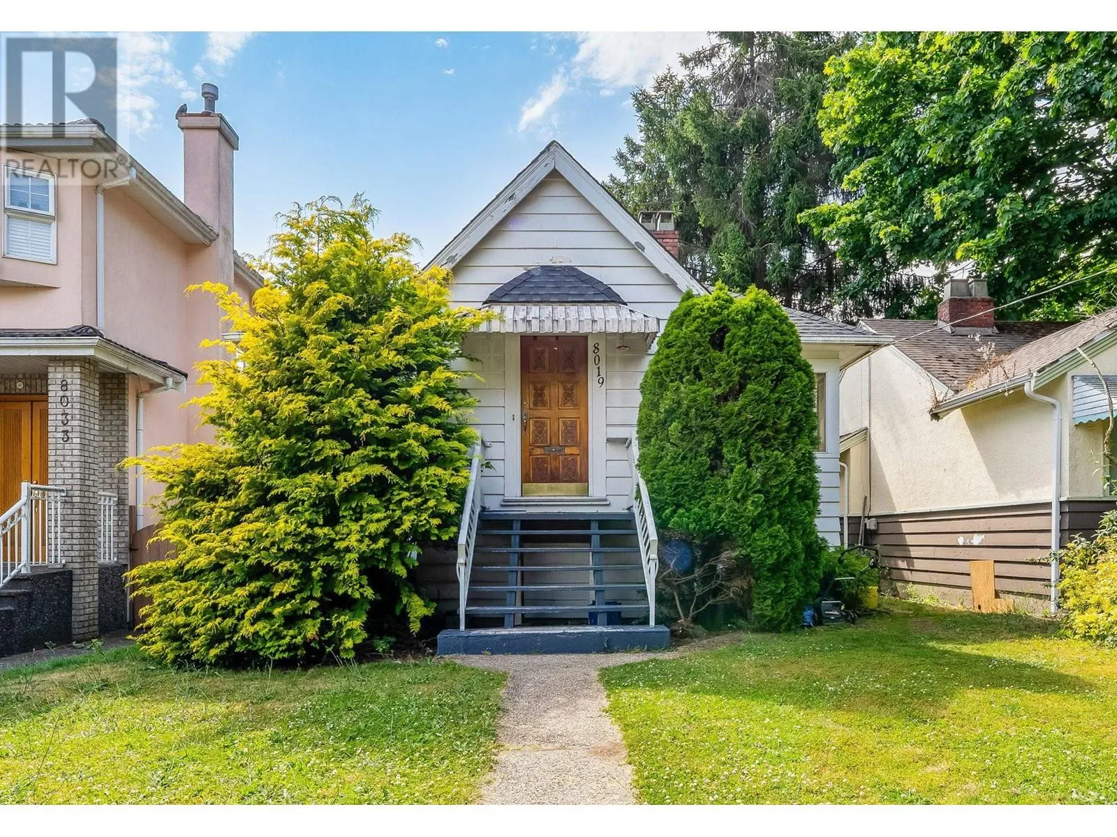 House for rent: 8019 Shaughnessy Street, Vancouver, British Columbia V6P 3X9