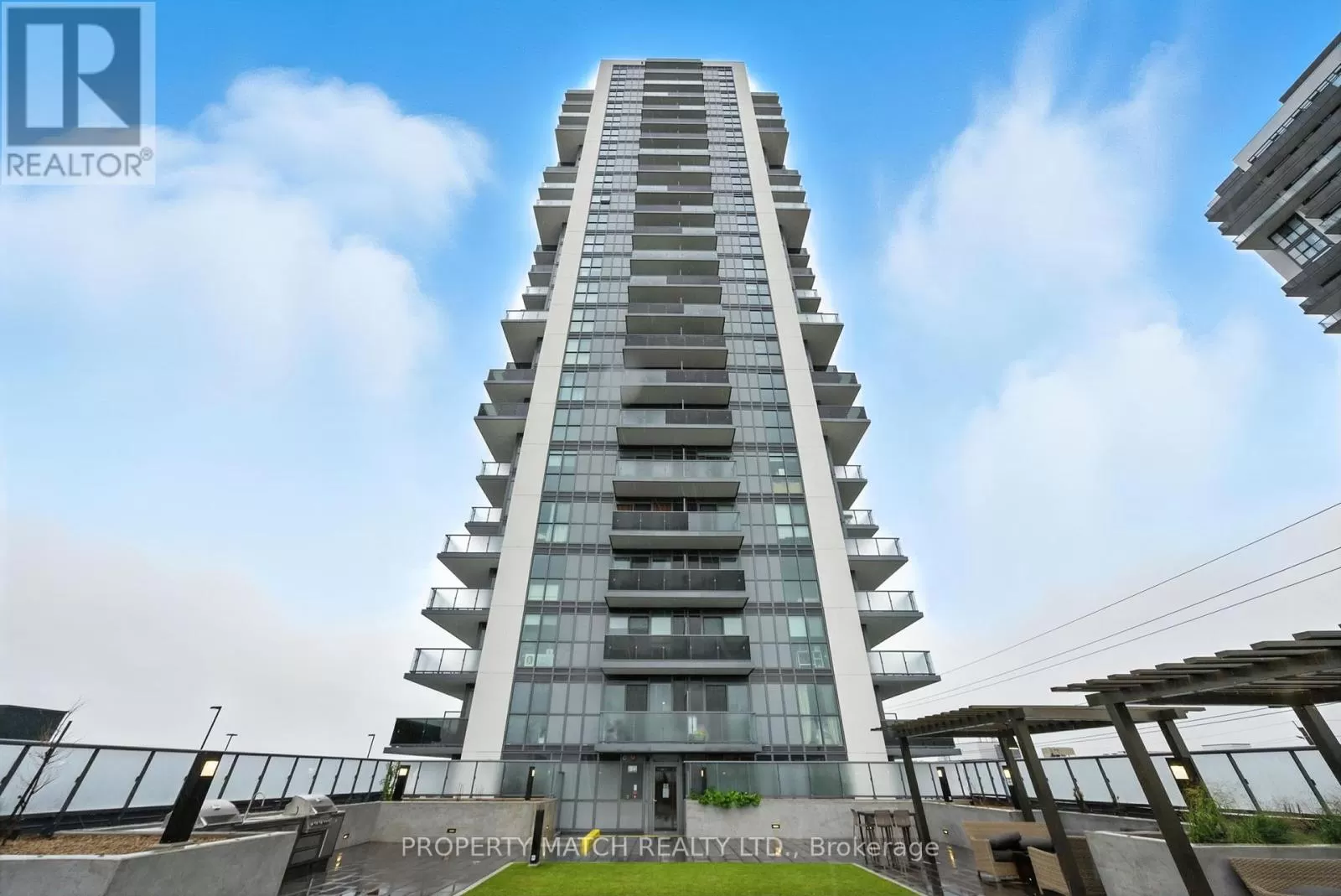 Apartment for rent: 802 - 2545 Simcoe Street N, Oshawa, Ontario L1L 0W3