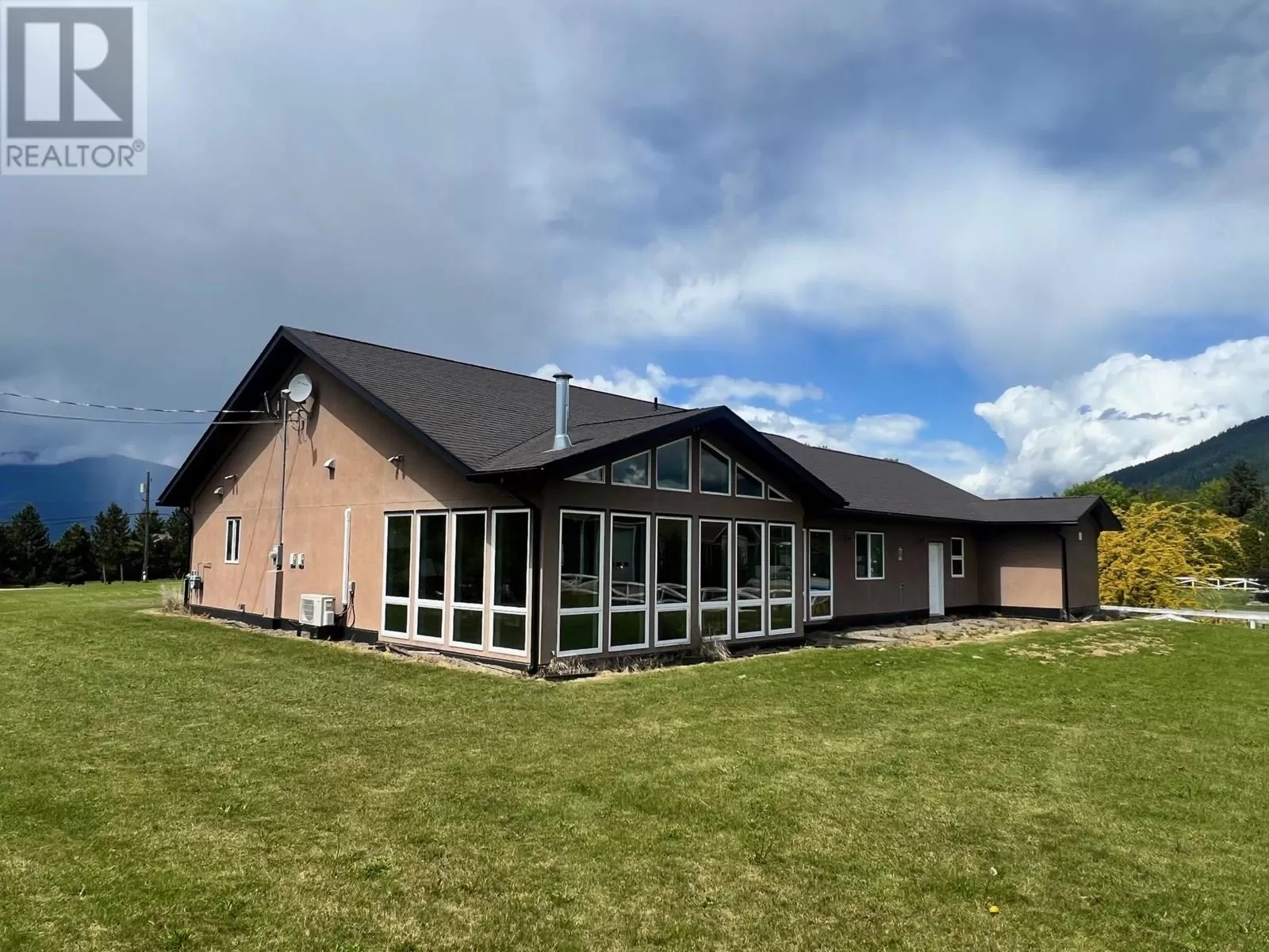 House for rent: 802 25th Avenue S, Erickson, British Columbia V0B 1G1