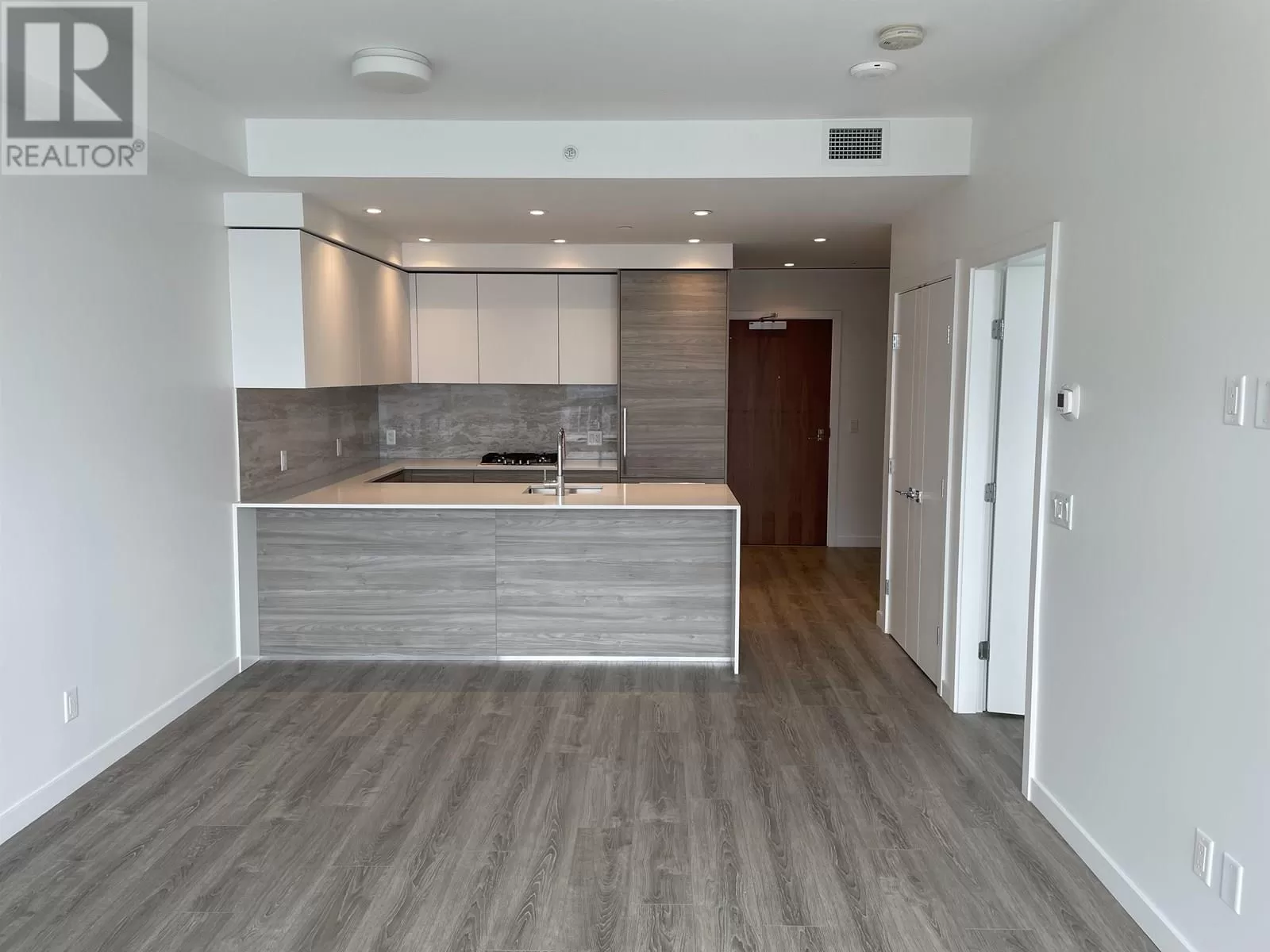 Apartment for rent: 802 680 Quayside Drive, New Westminster, British Columbia V3M 0P2