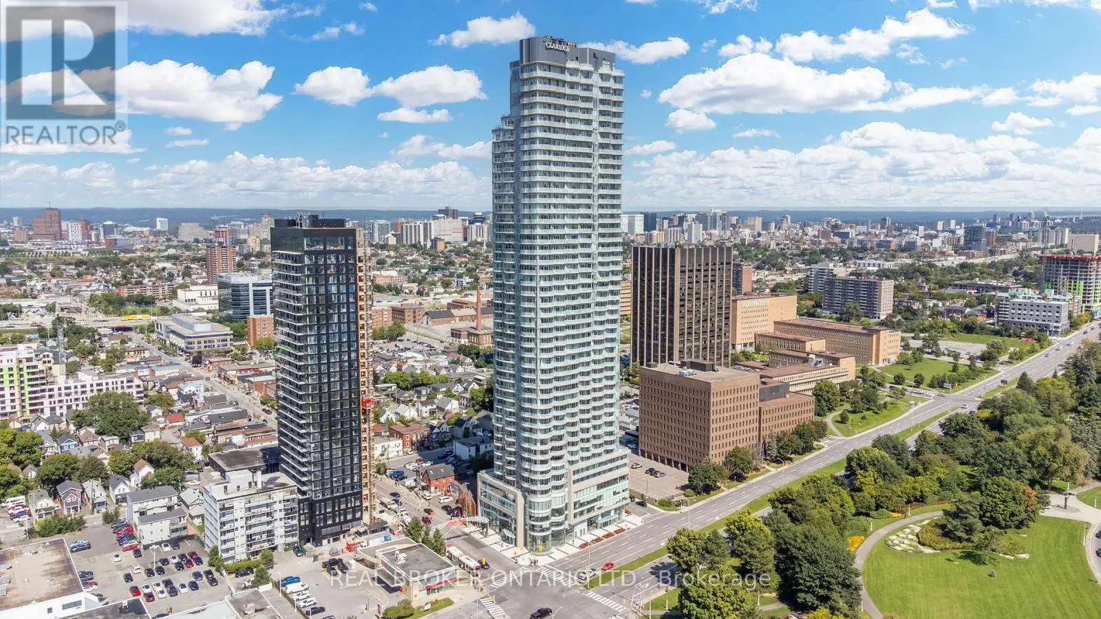 Apartment for rent: 802 - 805 Carling Avenue, Ottawa, Ontario K1S 5W9