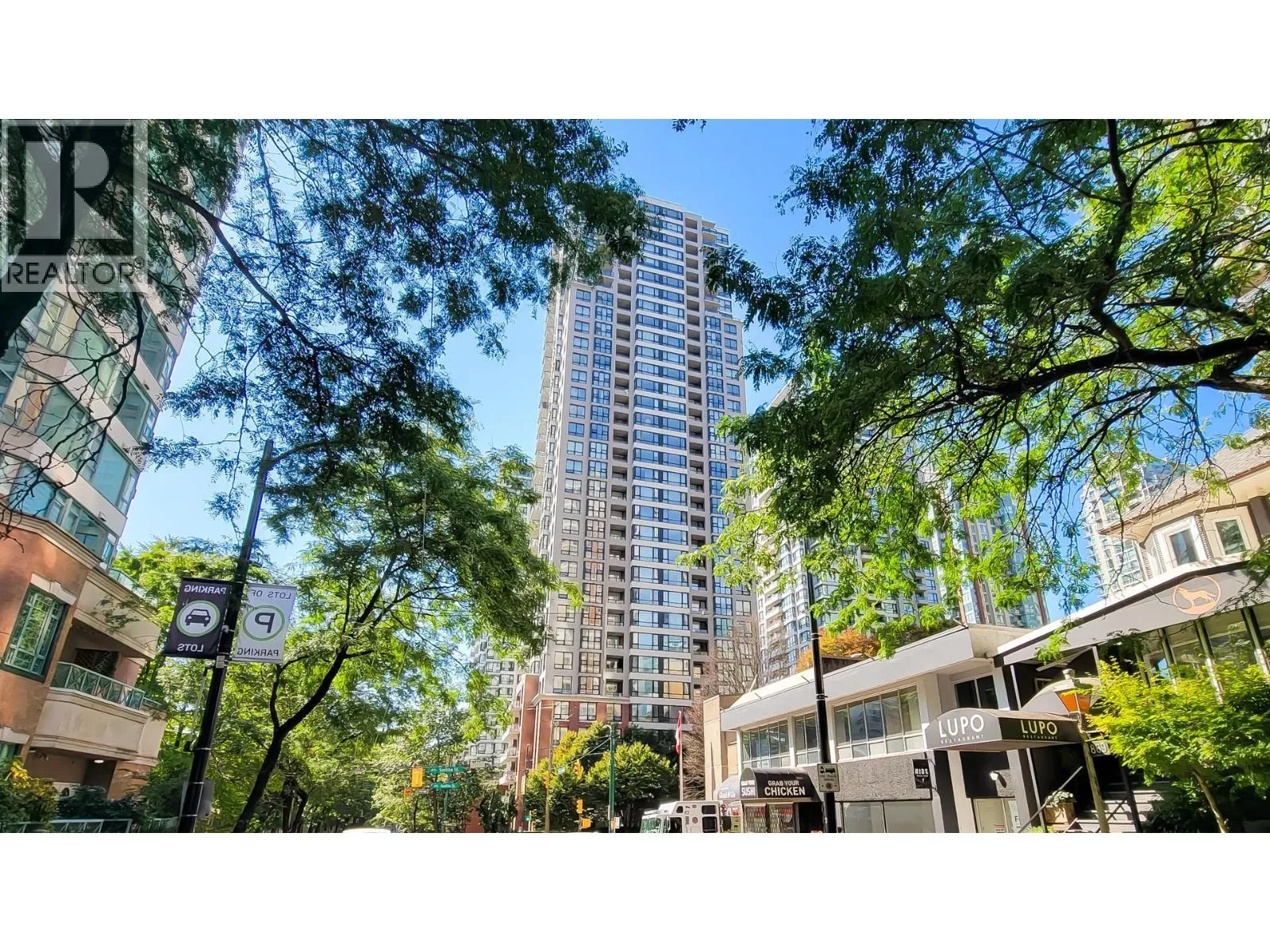 Apartment for rent: 802 909 Mainland Street, Vancouver, British Columbia V6B 1S3