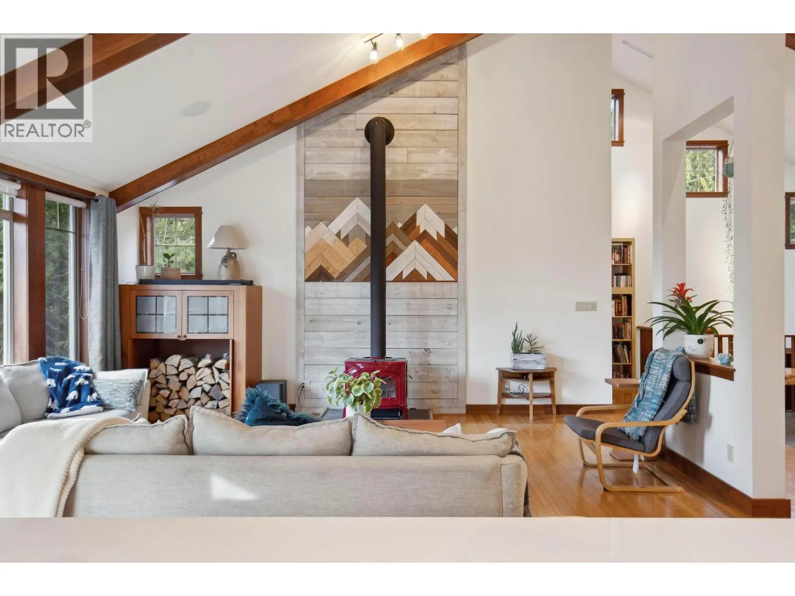 House for rent: 8028 Jackpine Road, Vernon, British Columbia V1B 3M9