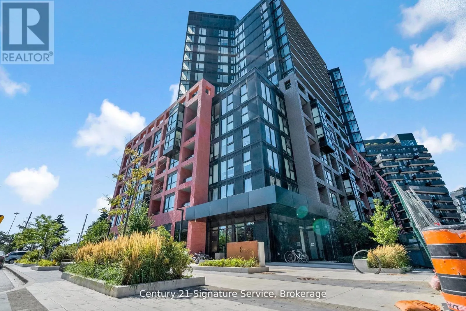 Apartment for rent: 803 - 8 Tippett Road, Toronto, Ontario M3H 0E7