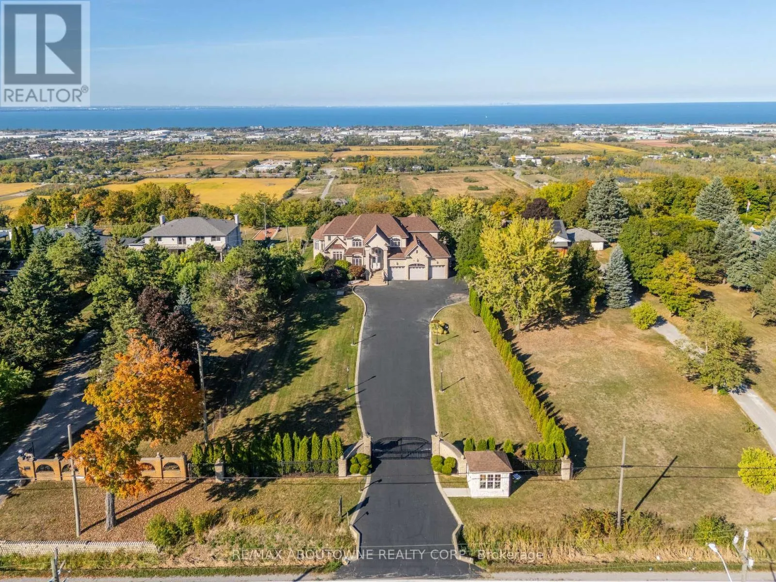 House for rent: 803 Ridge Road, Hamilton, Ontario L8J 2Y3