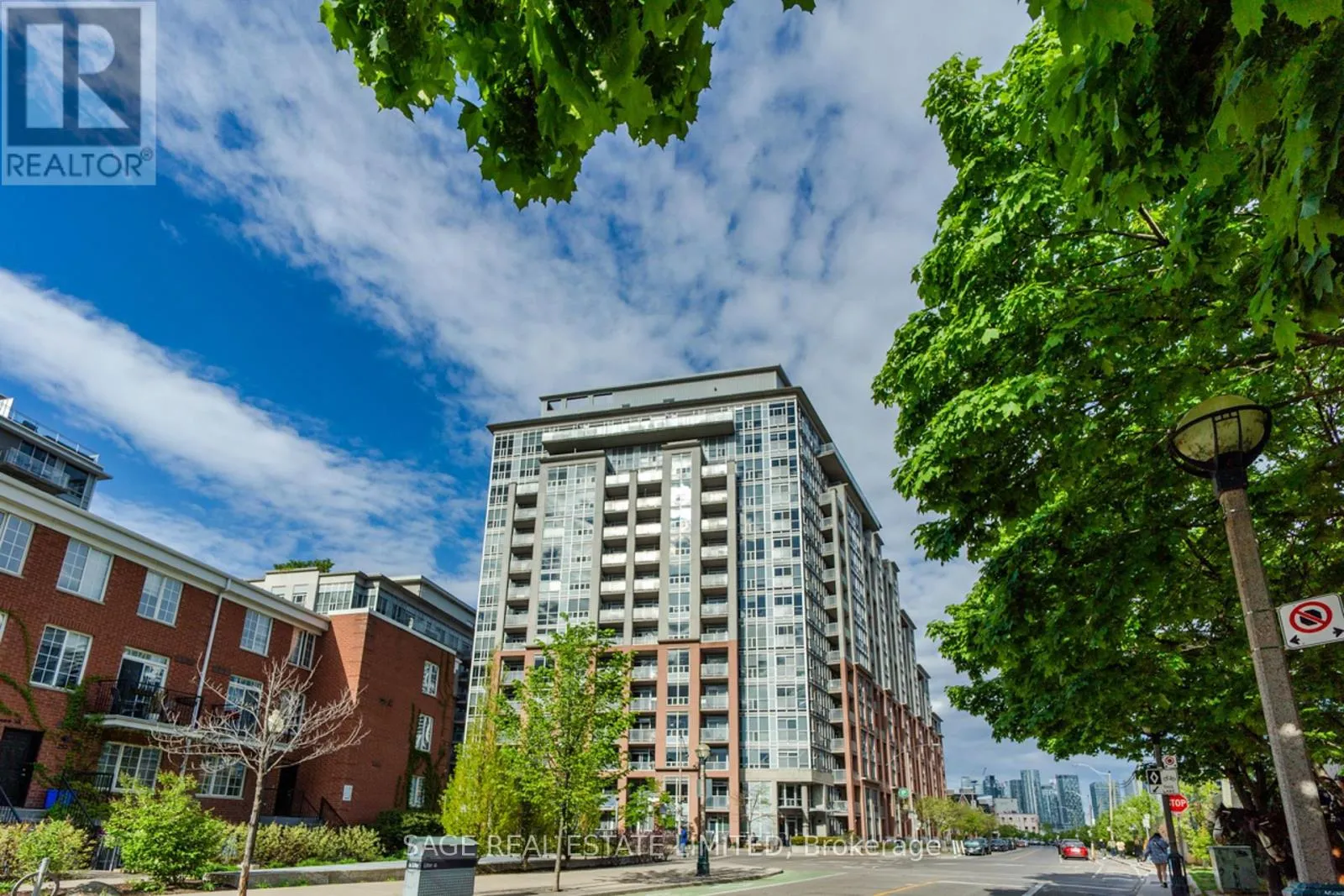 Apartment for rent: 804 - 1005 King Street W, Toronto, Ontario M6K 3M8