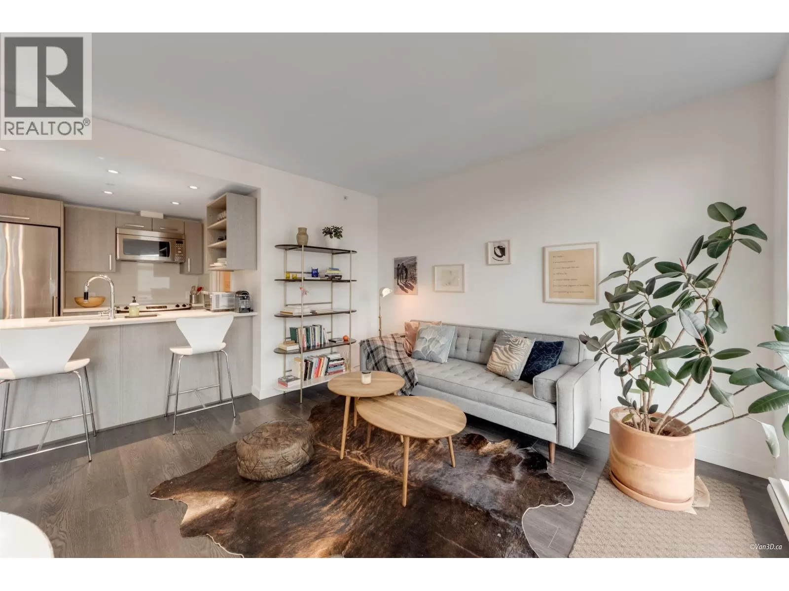 Apartment for rent: 804 983 E Hastings Street, Vancouver, British Columbia V6A 0G9