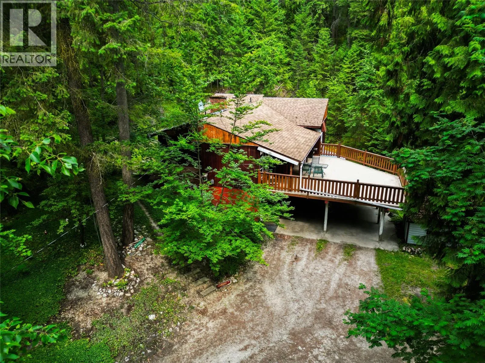 House for rent: 8043 97a Highway, Mara, British Columbia V0E 2K0