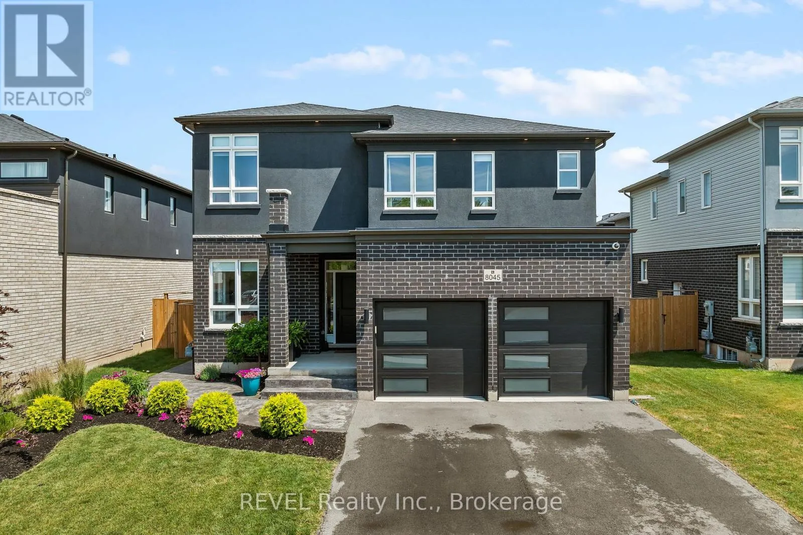 House for rent: 8045 Brookside Drive, Niagara Falls, Ontario L2H 3T9