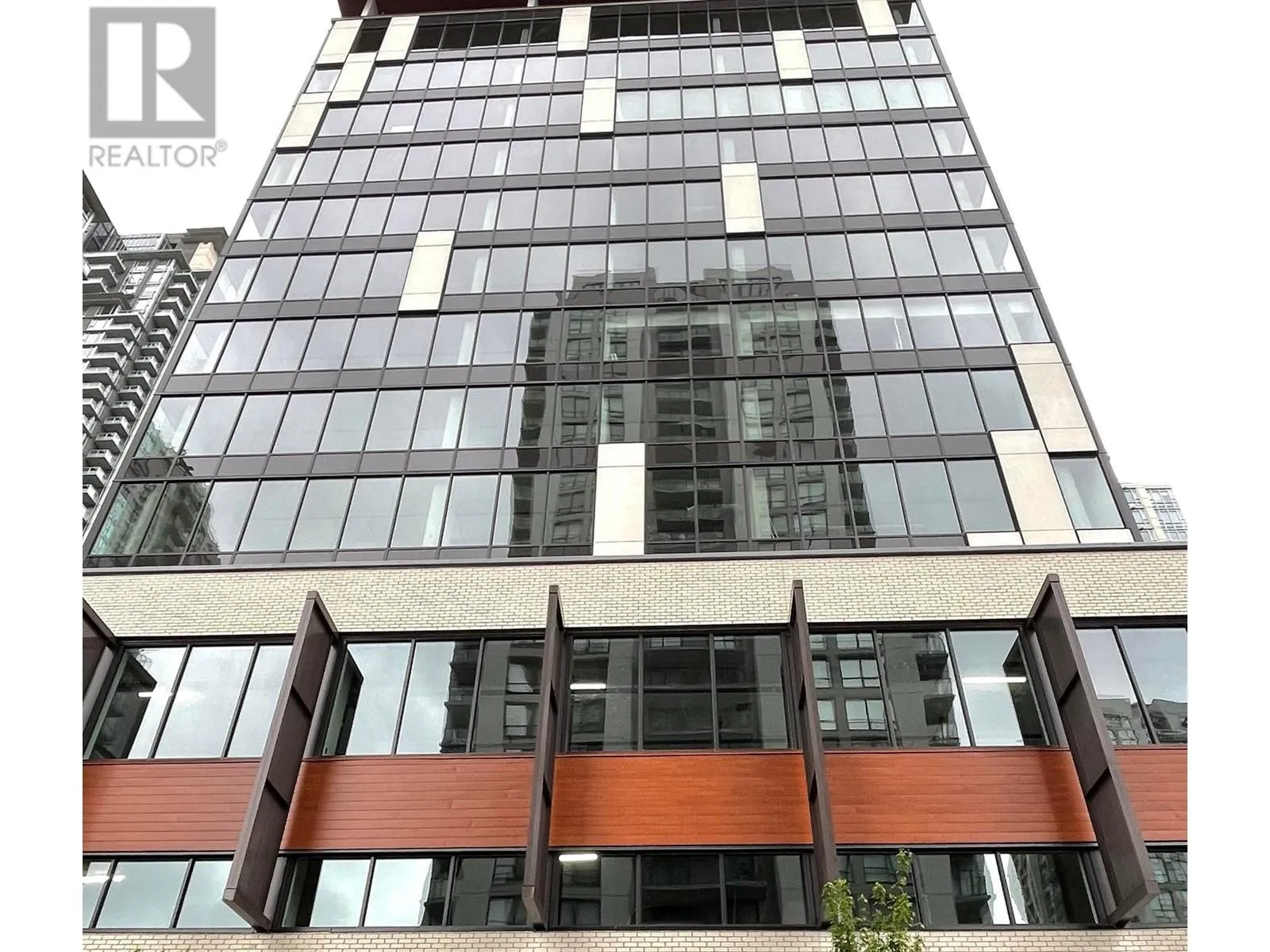 805 2992 Glen Drive, Coquitlam, British Columbia V3B 0A3