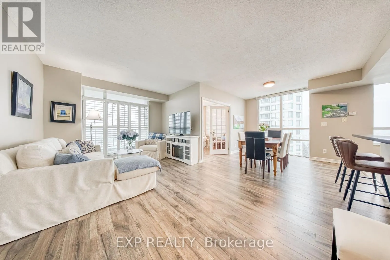 Apartment for rent: 806 - 100 Promenade Circle, Vaughan, Ontario L4J 7W7