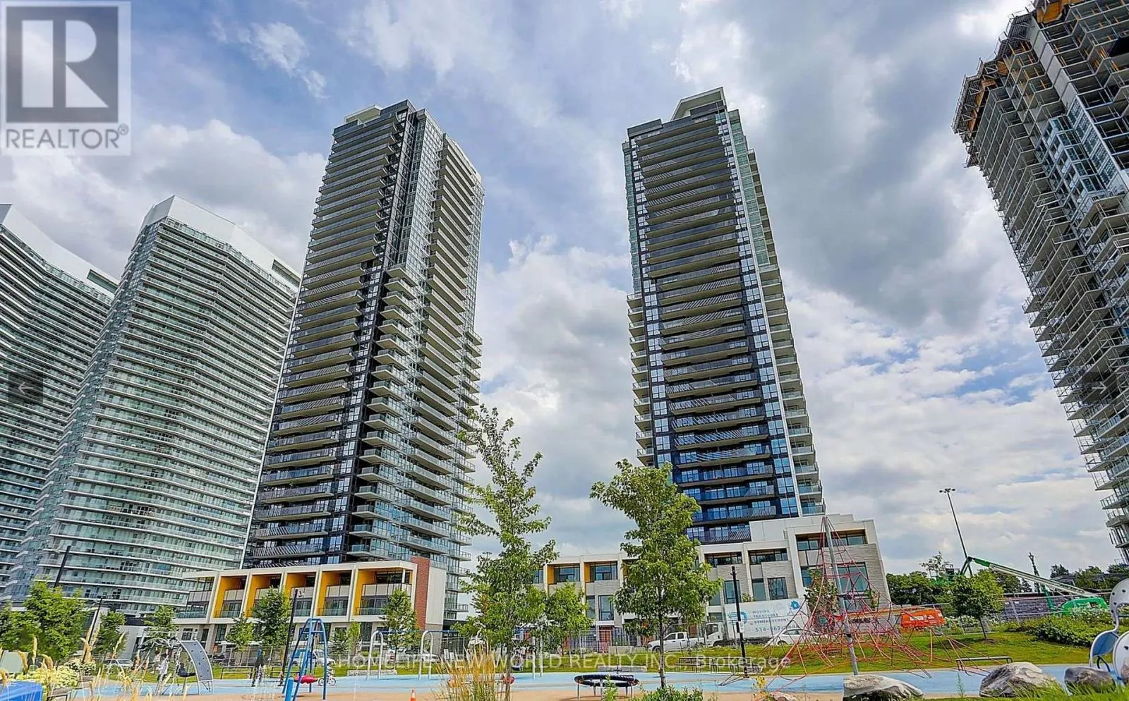 Apartment for rent: 806 - 85 Mcmahon Drive, Toronto, Ontario M2K 0H1