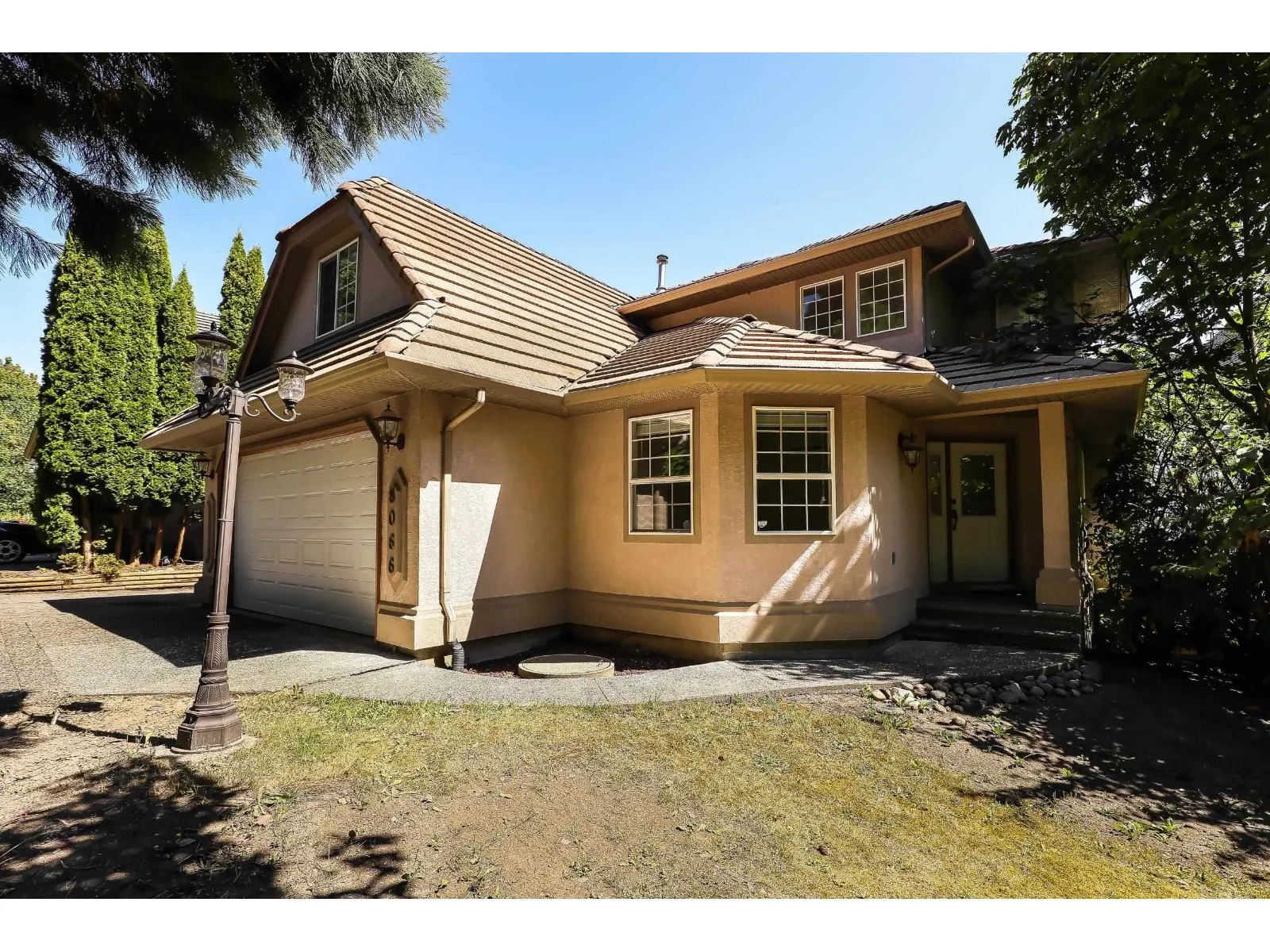 House for rent: 8066 168 Street, Surrey, British Columbia V4N 4Y8