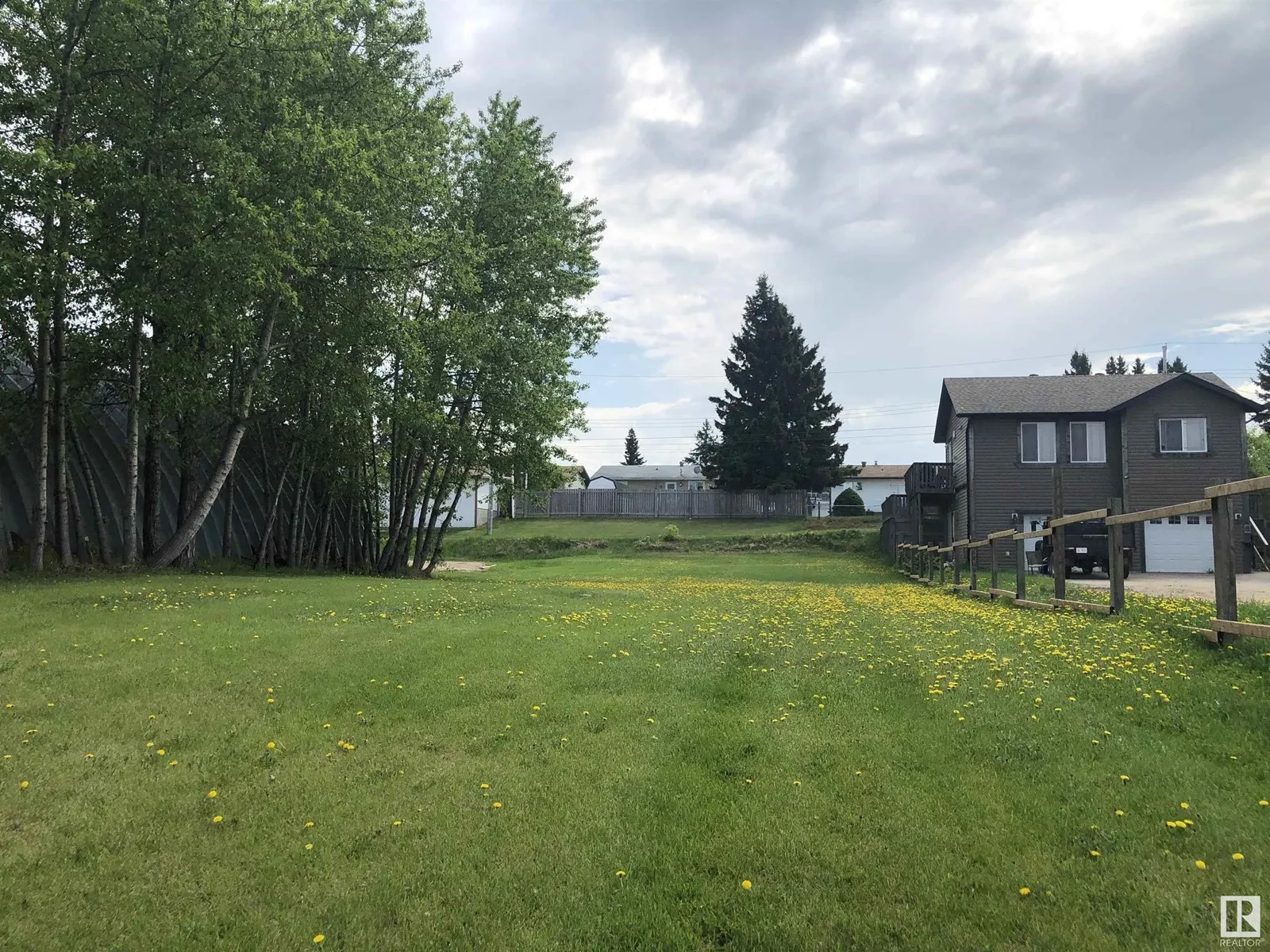 No Building for rent: 807 10 Av, Cold Lake, Alberta T9M 1N1