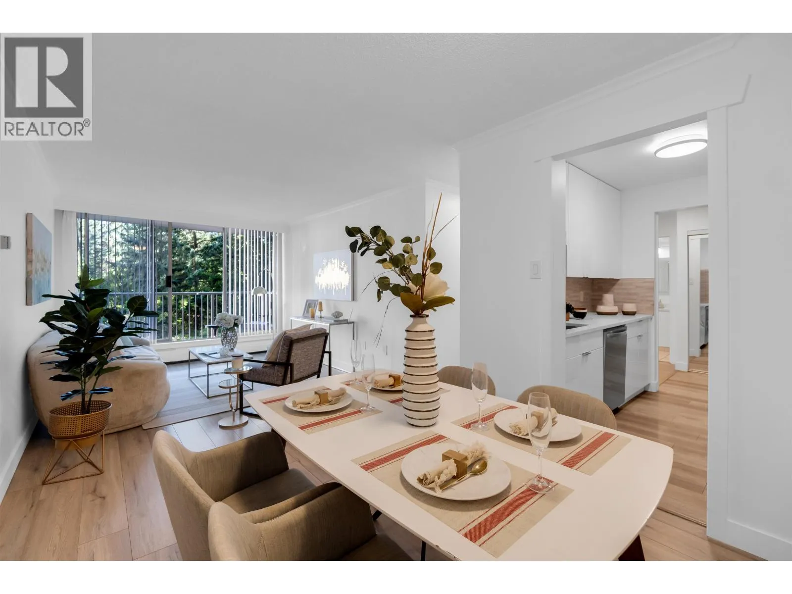 Apartment for rent: 807 2004 Fullerton Avenue, North Vancouver, British Columbia V7P 3G8